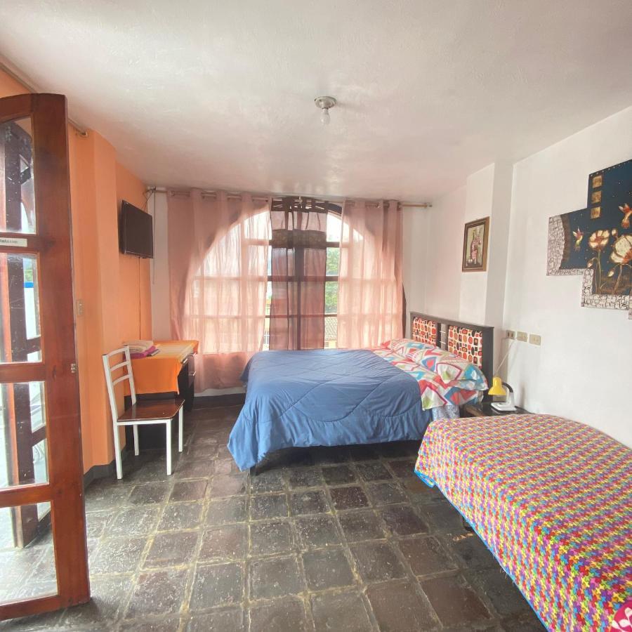 Hostal Chasqui Otavalo Exterior photo